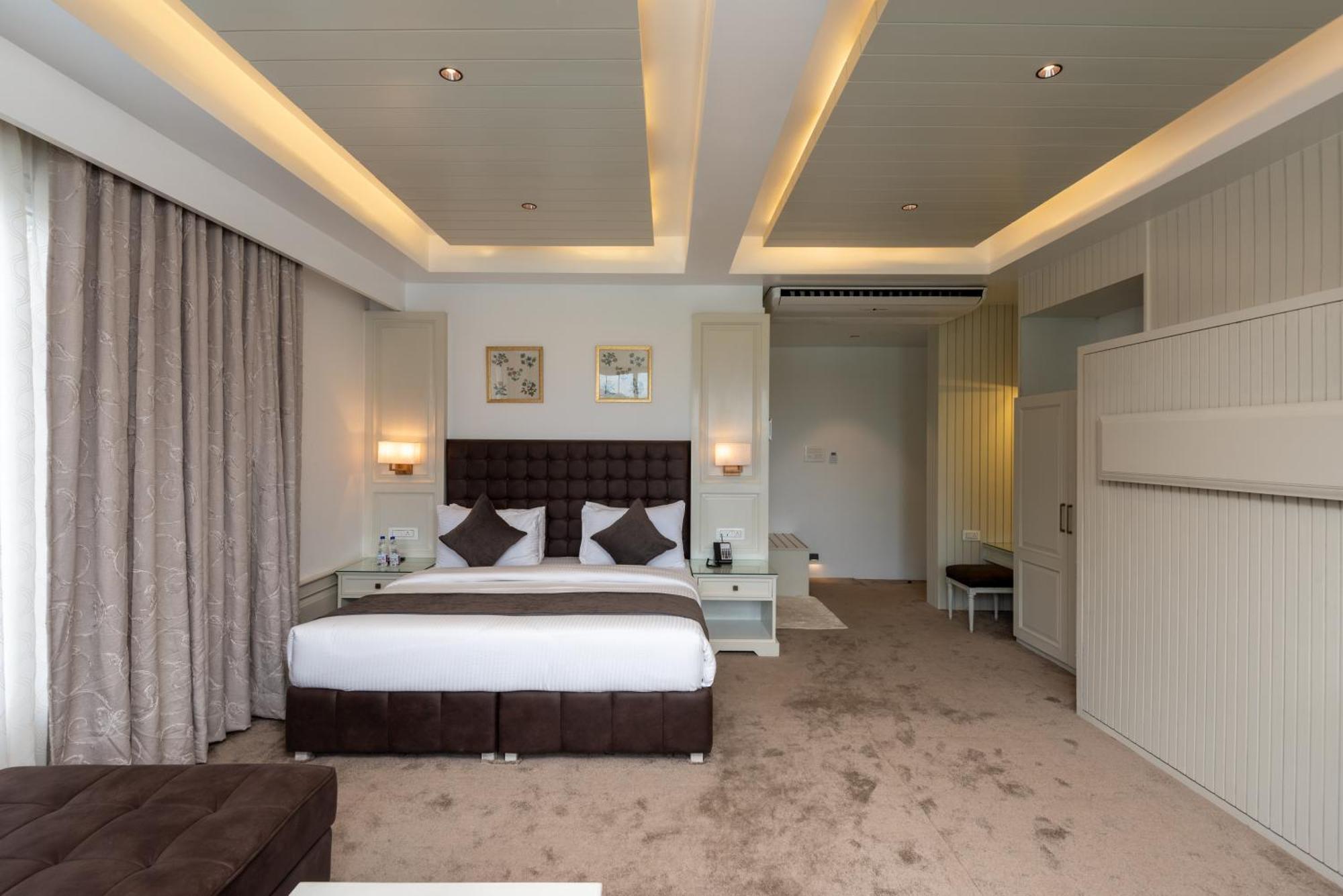 Hotel Grand Boulevard Durgjan Quarto foto